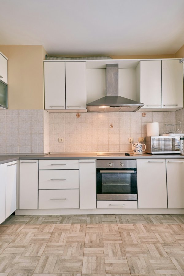 Comment peindre une hotte : guide simple et efficace